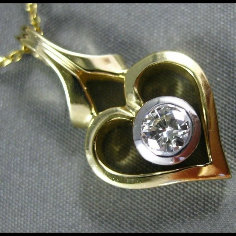 💗 14k YG Large .30cwt Diamond Solitaire Heart Pendant